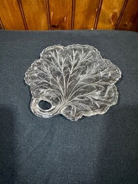 Vintage Indiana Glass Clear Leaf-Shaped Glass Plate 6”